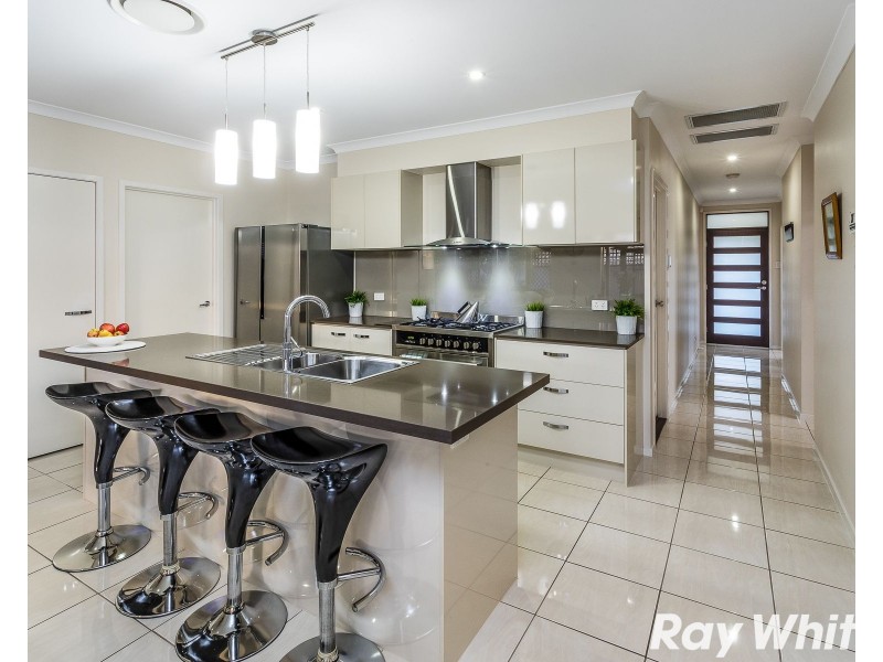 1 Goss Close, North Lakes QLD 4509
