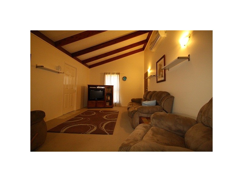 19 Jillian Street, Kallangur QLD 4503