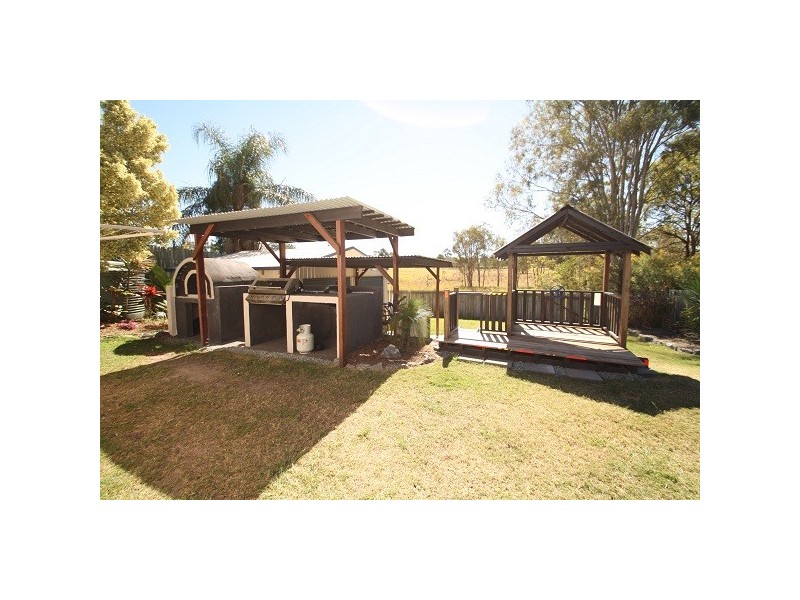 19 Jillian Street, Kallangur QLD 4503