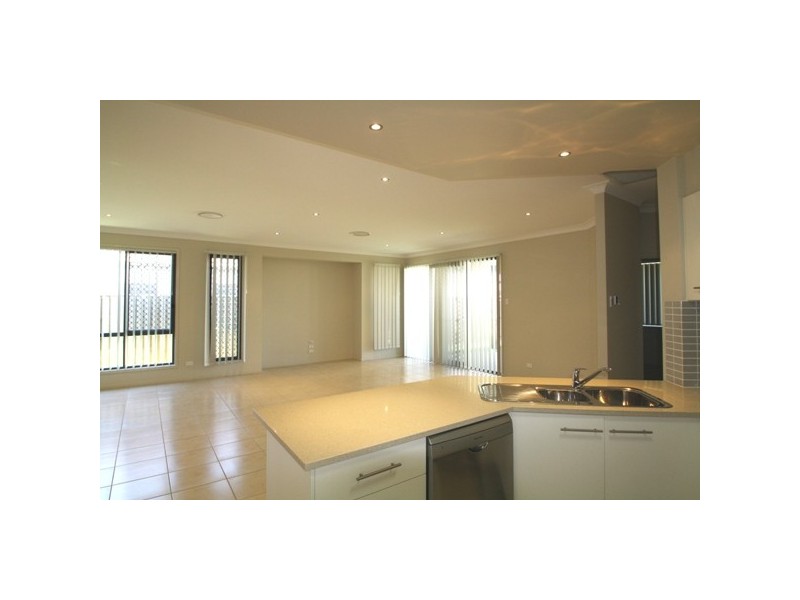 North Lakes QLD 4509