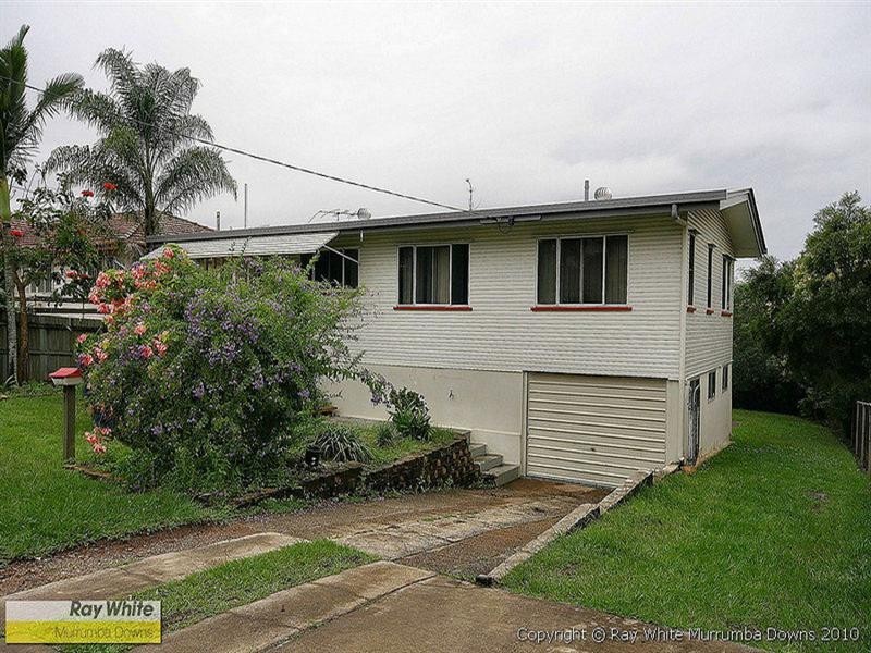 24 Woonara Drive, Petrie QLD 4502