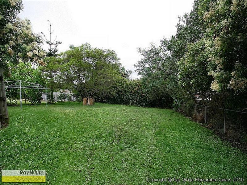 24 Woonara Drive, Petrie QLD 4502