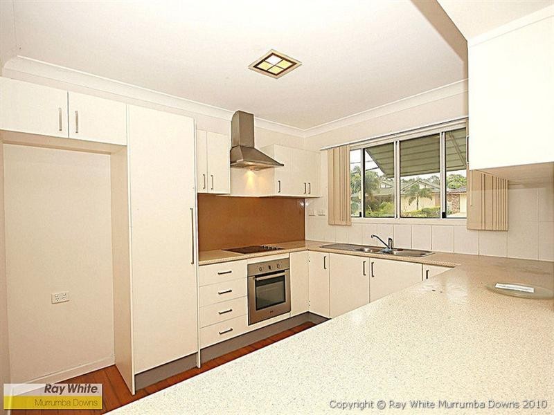 24 Woonara, Petrie QLD 4502