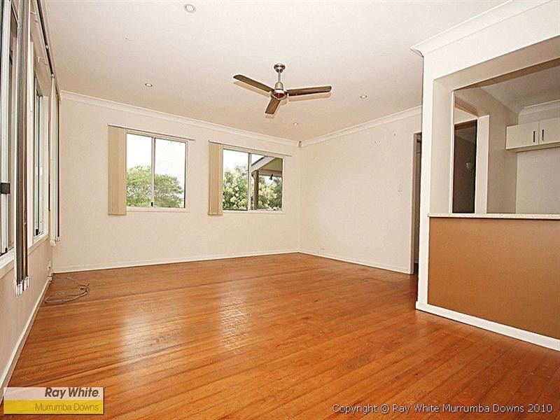 24 Woonara, Petrie QLD 4502