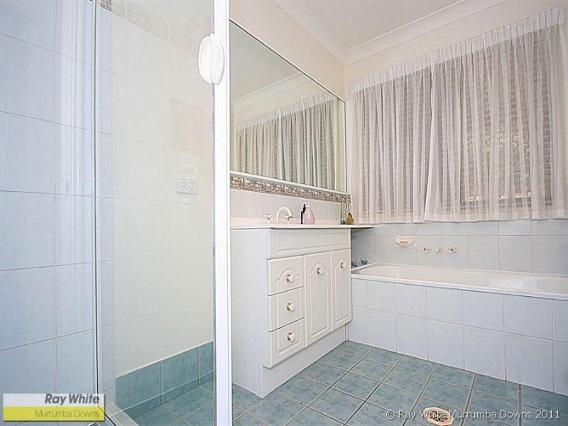 9 Wallers Court, Petrie QLD 4502