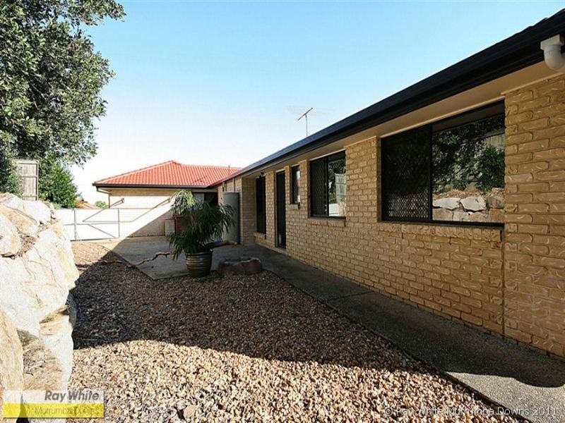 9 Wallers Court, Petrie QLD 4502