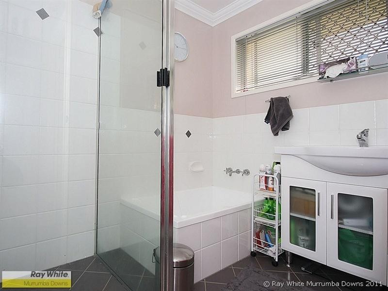 24 Doon Street, Kallangur QLD 4503