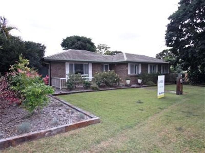 4 Chestnut Drive, Murrumba Downs QLD 4503