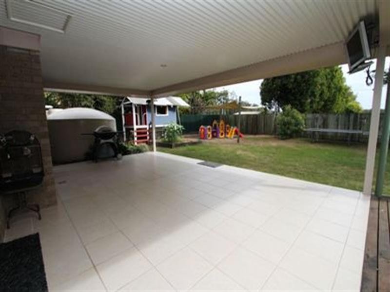 4 Chestnut Drive, Murrumba Downs QLD 4503