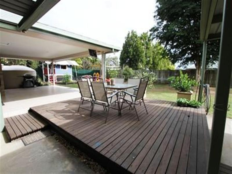 4 Chestnut Drive, Murrumba Downs QLD 4503