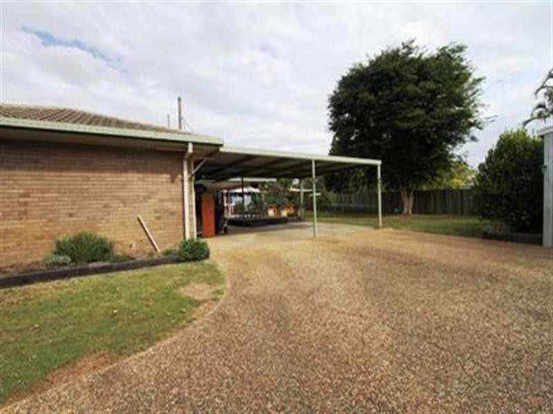 4 Chestnut Drive, Murrumba Downs QLD 4503