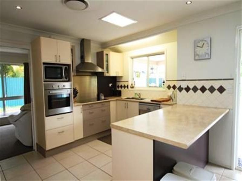 4 Chestnut Drive, Murrumba Downs QLD 4503