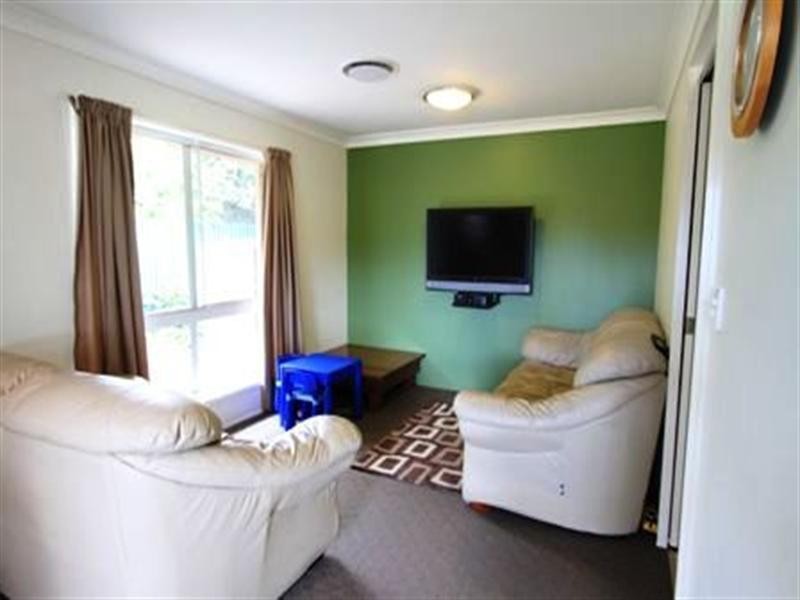 4 Chestnut Drive, Murrumba Downs QLD 4503