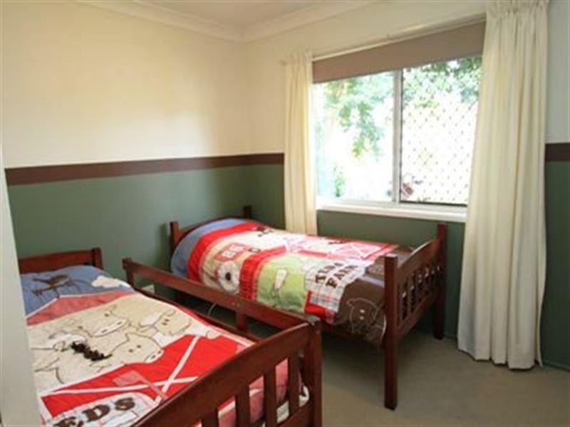 4 Chestnut Drive, Murrumba Downs QLD 4503