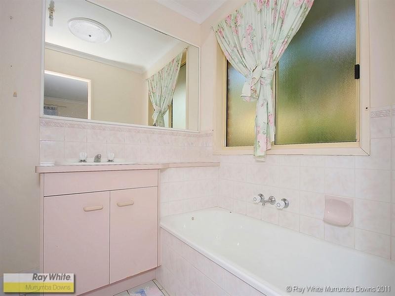 4 Falcon Court, Kallangur QLD 4503