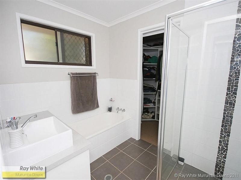 36 Melinda Court, Kallangur QLD 4503