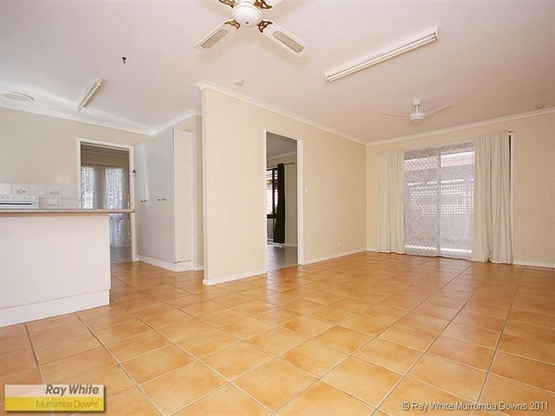 17 Eucumbene Drive, Petrie QLD 4502