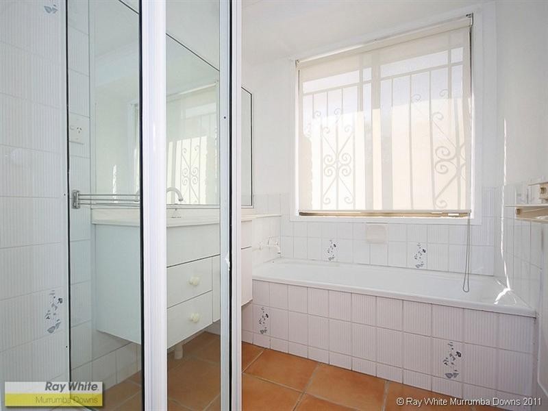 17 Eucumbene Drive, Petrie QLD 4502