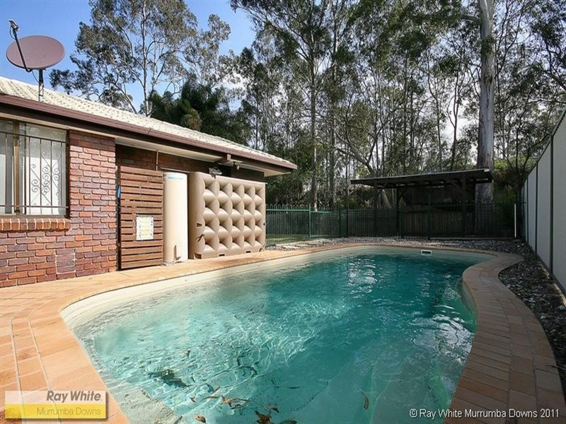 17 Eucumbene Drive, Petrie QLD 4502