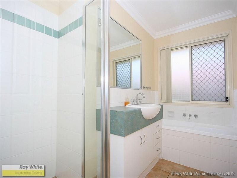 8 Mckinlay Court, Murrumba Downs QLD 4503