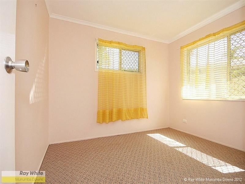 1 Dumbarton Drive, Kallangur QLD 4503