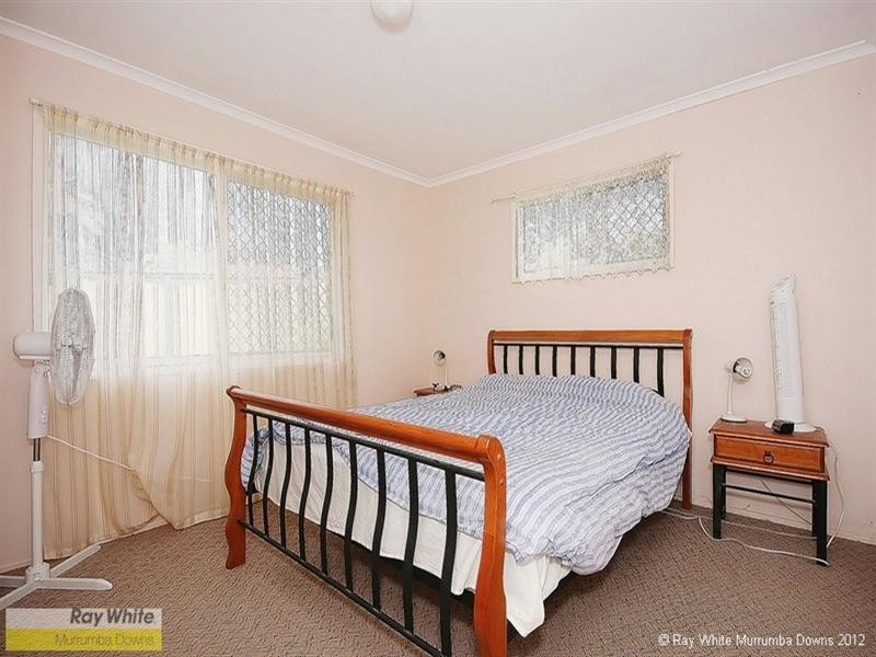 1 Dumbarton Drive, Kallangur QLD 4503