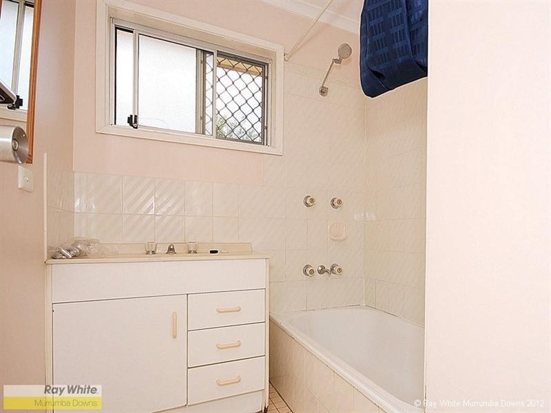 1 Dumbarton Drive, Kallangur QLD 4503