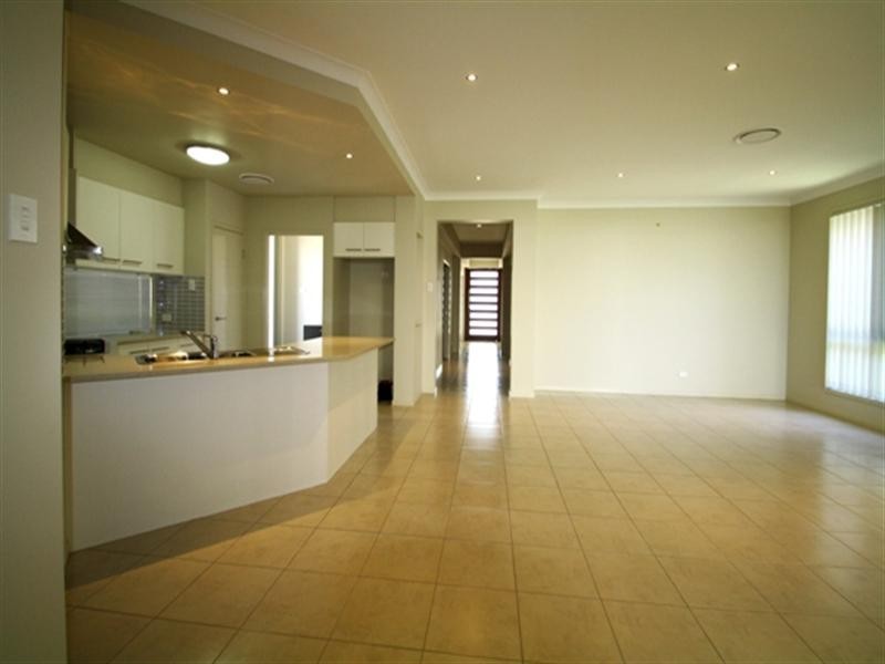 North Lakes QLD 4509