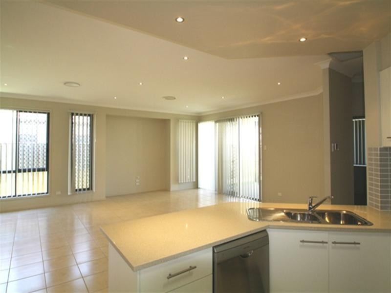 North Lakes QLD 4509