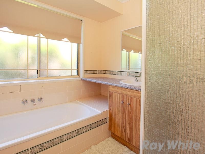 31 Castle Hill Drive, Murrumba Downs QLD 4503