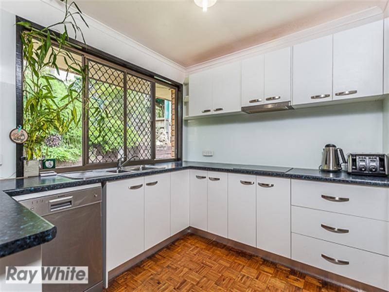 25 Macquarie Drive, Petrie QLD 4502