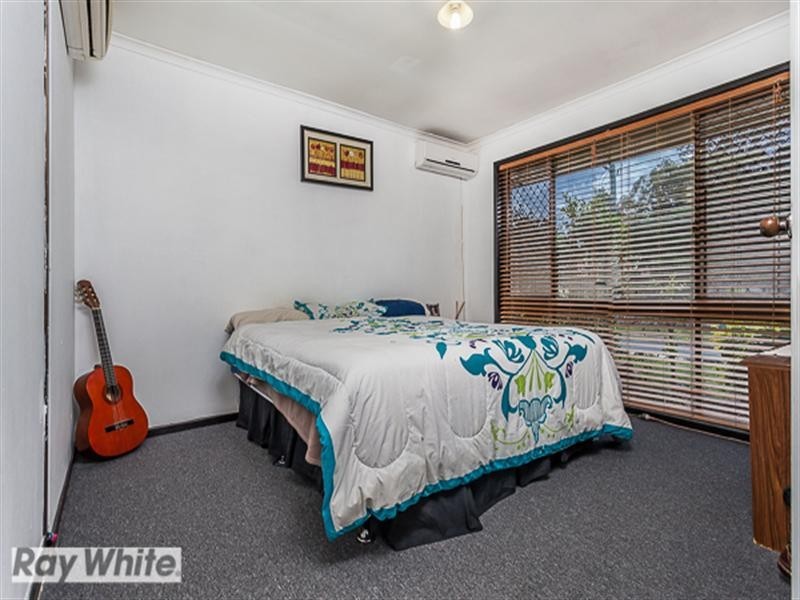 25 Macquarie Drive, Petrie QLD 4502