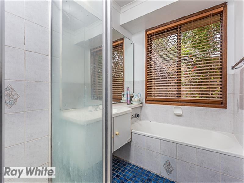 25 Macquarie Drive, Petrie QLD 4502