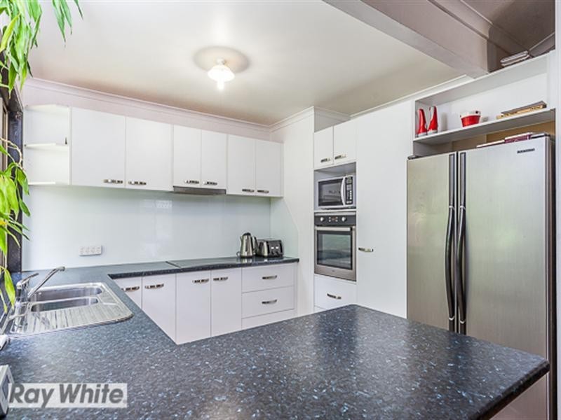 25 Macquarie Drive, Petrie QLD 4502