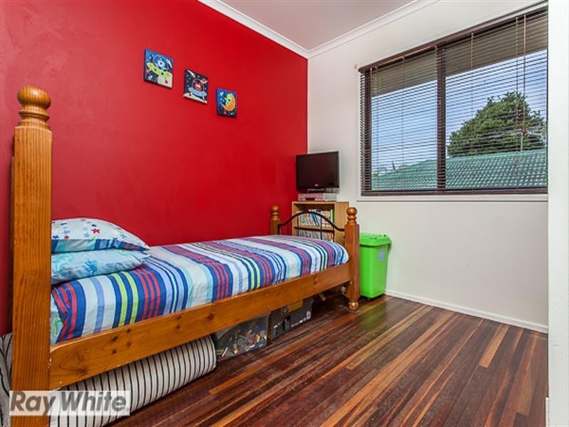 22 Alawara Street, Petrie QLD 4502