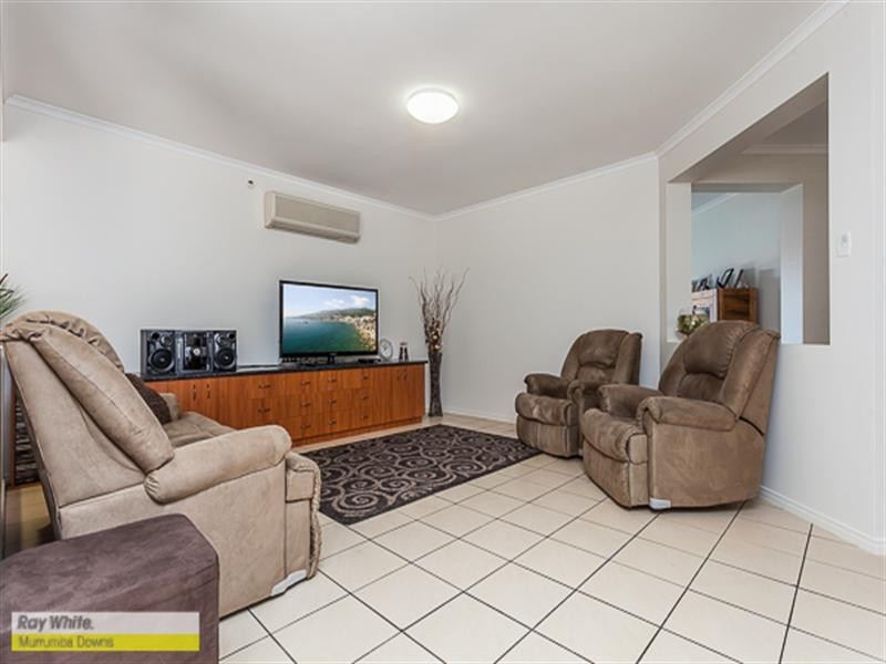 24 Hunter Cir, Petrie QLD 4502