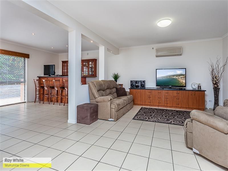24 Hunter Cir, Petrie QLD 4502