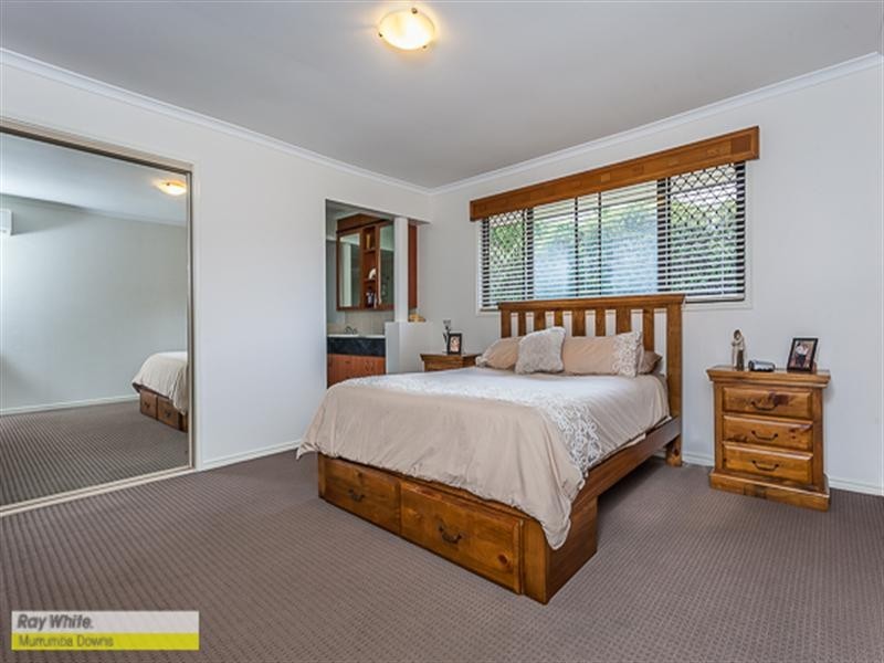 24 Hunter Cir, Petrie QLD 4502