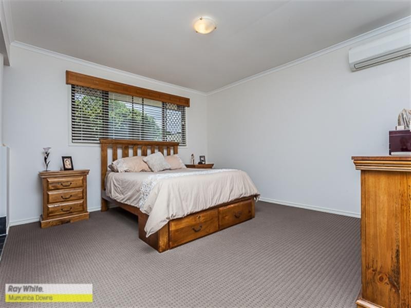 24 Hunter Cir, Petrie QLD 4502