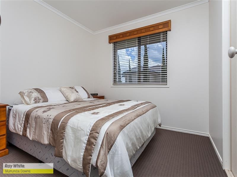 24 Hunter Cir, Petrie QLD 4502