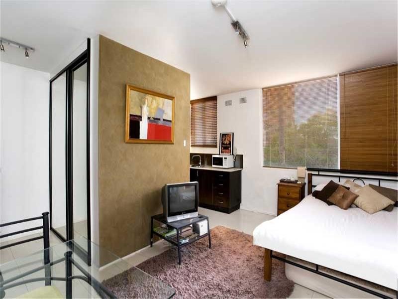 15/4 Barncleuth Square, Elizabeth Bay NSW 2011