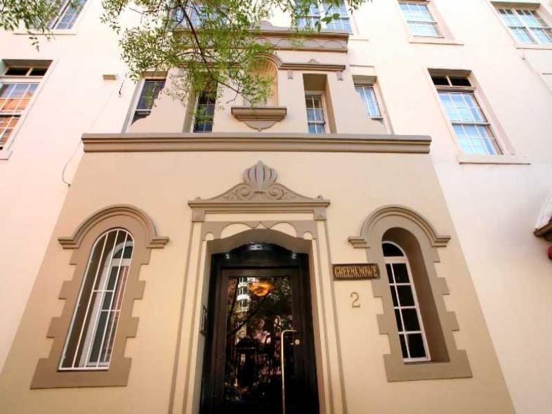 2 Greenknowe Avenue, Elizabeth Bay NSW 2011