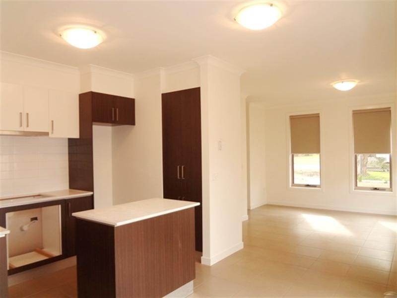 1/19 Young Street, Epping VIC 3076