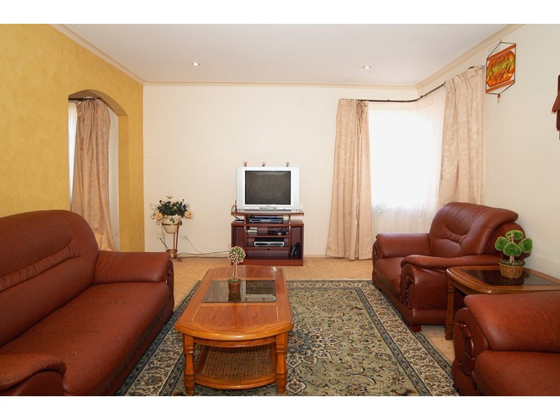 15 Cleveland Street, Thomastown VIC 3074