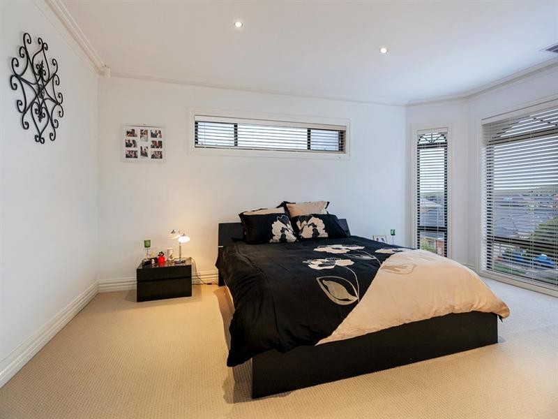 8 Kestrel Road, South Morang VIC 3752