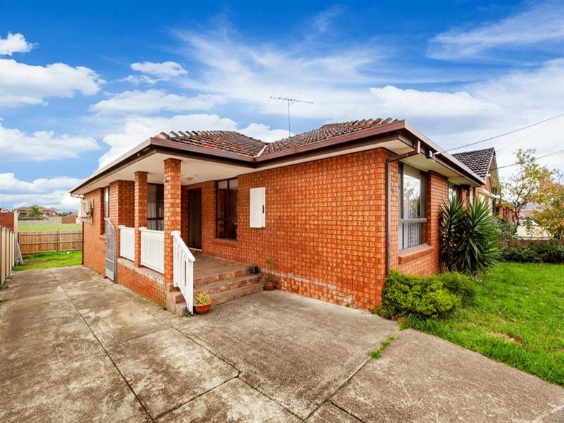36 Robinvale Avenue, Thomastown VIC 3074