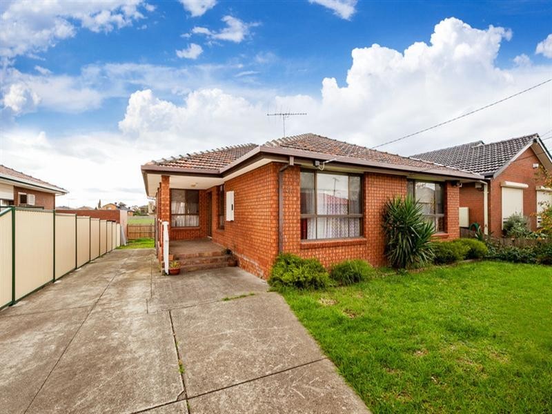 36 Robinvale Avenue, Thomastown VIC 3074