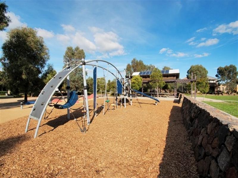 15 Hotspur Drive, Wollert VIC 3750