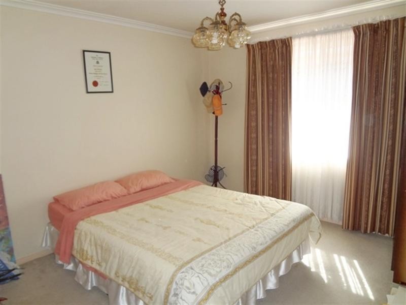 11 Kalara Close, Lalor VIC 3075