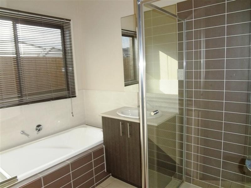 21 Crimson Crescent, Epping VIC 3076